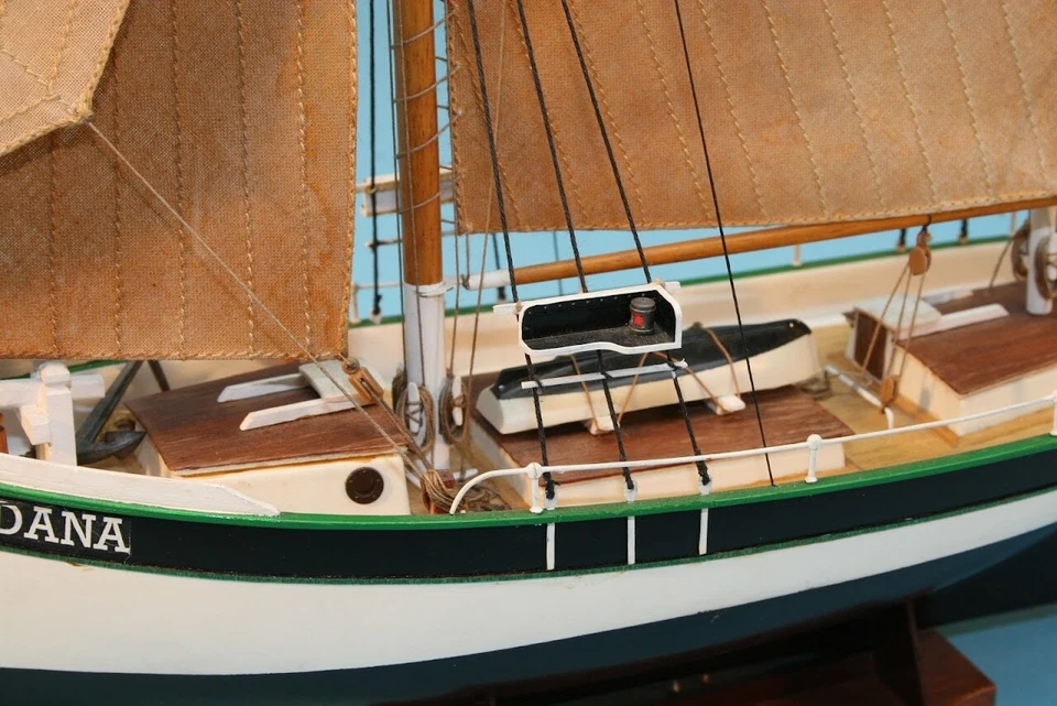 Billing Boats-Dana 200-Scatola di montaggio in legno e abs-kit da assemblare - Immagine 2 di 4