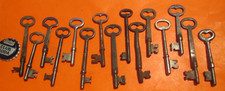 LOT OF 15 OLD SKELETON KEYS ART CRAFTS MANY many MORE KEYS LISTED HERE JJ