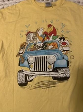 Junk Food Looney Tunes Graphic Tee Tshirt Large Yellow Men’s 100% Cotton UO