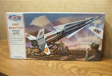 ATLANTIS NIKE HERCULES - GROUND TO AIR MISSILE MODEL KIT #H1804 MADE IN USA