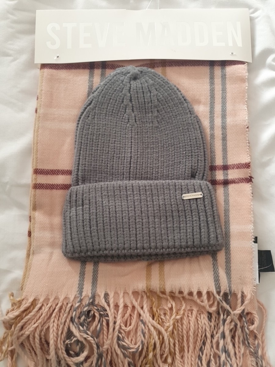 Steve Madden Beanie Hat And Scarf Gift Set Pink + Grey | eBay UK display picture 3