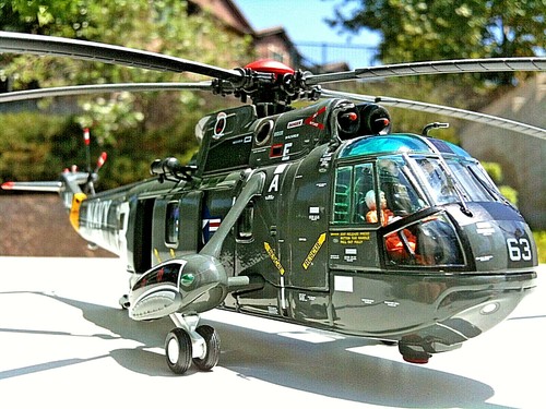 Corgi Sikorsky SH-3A Sea King Helicopter USN Tridents Gemini 10 Recovery 1:72 - Picture 5 of 12