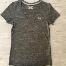 Under Armour Women s Small HeatGear V-neck Shirt - Excellent Condition