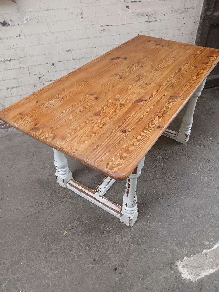 painted pine dining table used - Image 3 of 4