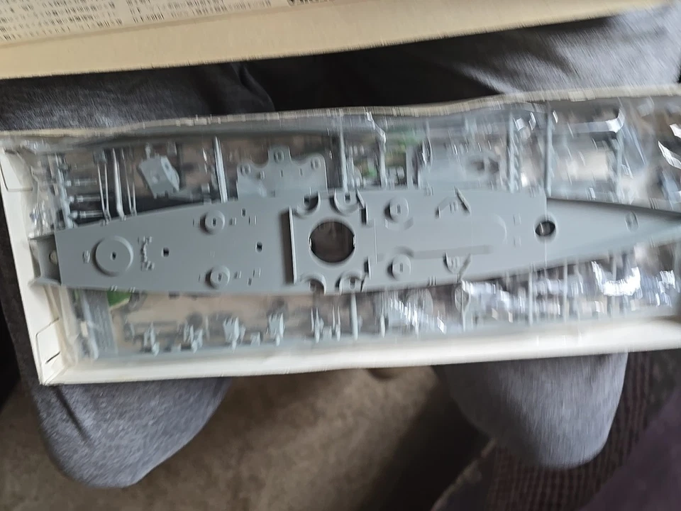 Crucero de batalla alemán Tamiya GNEISENAU Water Line serie 1/700 usado Foto 3 de 4