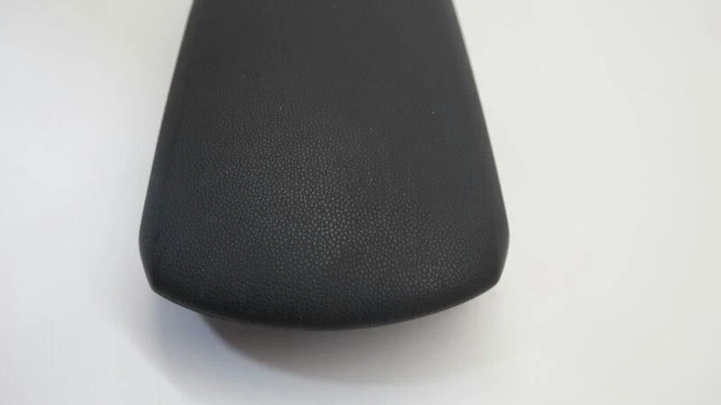 Ford Focus 2008-2011 consola central tapa reposabrazos negro Foto 2 de 4