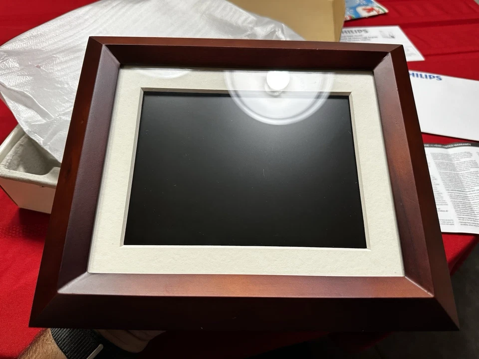 Philips DIGITAL REMOTE PHOTO FRAME 8” LED NICE - Image 3 of 4
