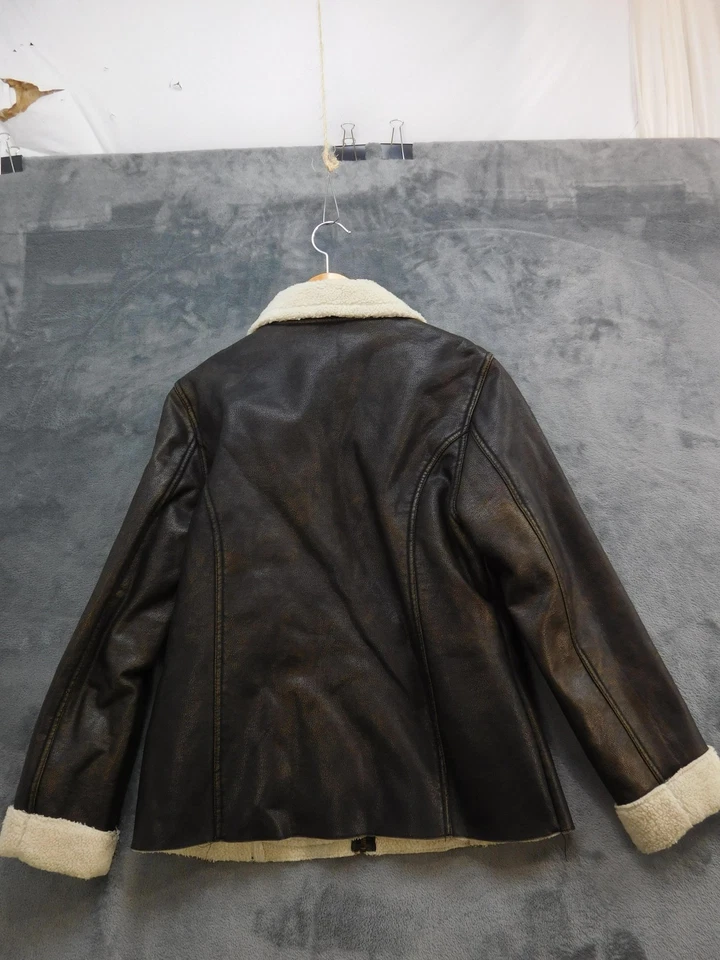 Chaqueta St. John's Bay para mujer mediana de cuero sintético forrada sherpa estilo piel de oveja Foto 4 de 4