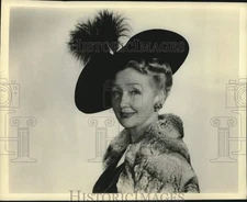 1960 Press Photo Actress Hedda Hopper - lrx29912