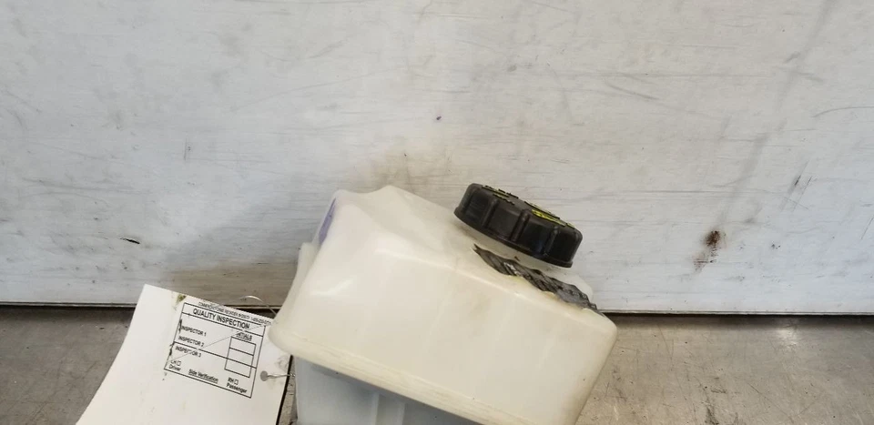 24 MERCEDES BENZ AMG GLE63S W167 4.0L BRAKE MASTER CYLINDER - Image 2 of 4