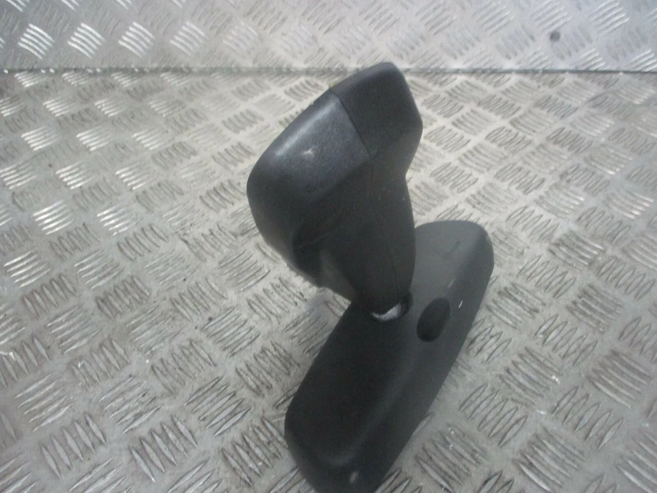 Espejo retrovisor Peugeot 208 GT 2016 5 puertas fabricante de equipos originales Foto 3 de 4