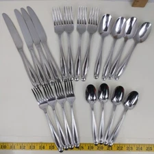 Oneida Stainless Flatware Set 20 Piece Silverware Spoons Forks Knives Dining