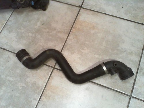 Orig. Kühlerschlauch oben BMW 316i E46 1436407