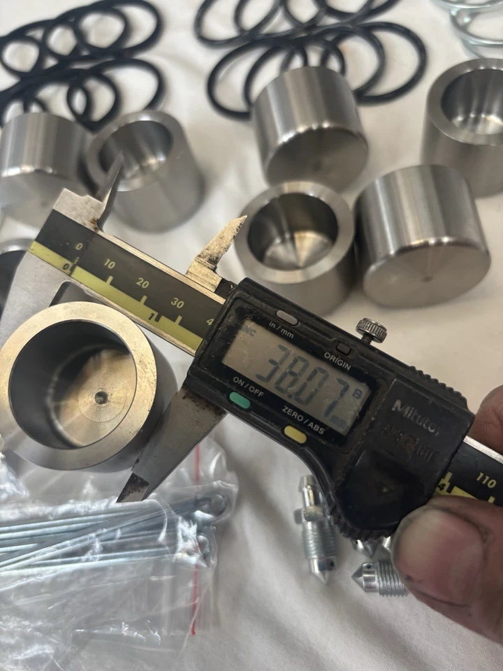 Pistones de acero inoxidable X8, sellos, cuñas para adaptarse a pinzas de olla Austin Ambassador4 V - Imagen 3 de 4