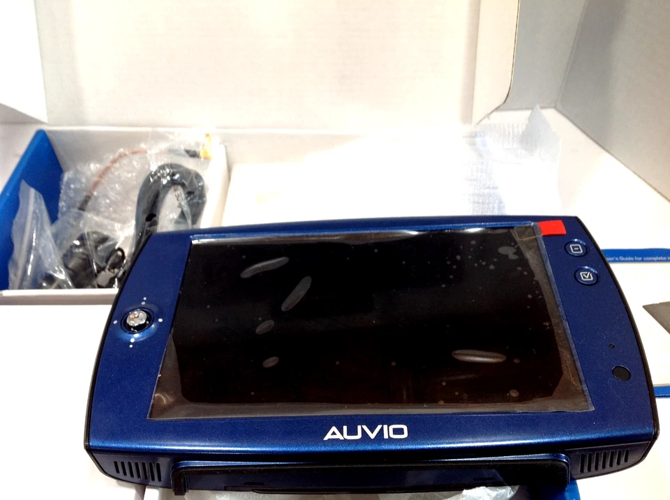 AUVIO 7" HIGH SESOLUTION PORTABLE DIGITAL TV 2009 - Image 3 of 4