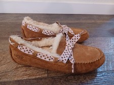 UGG Dakota Women's Moccasin slipper chestnut suede bow sz. 8