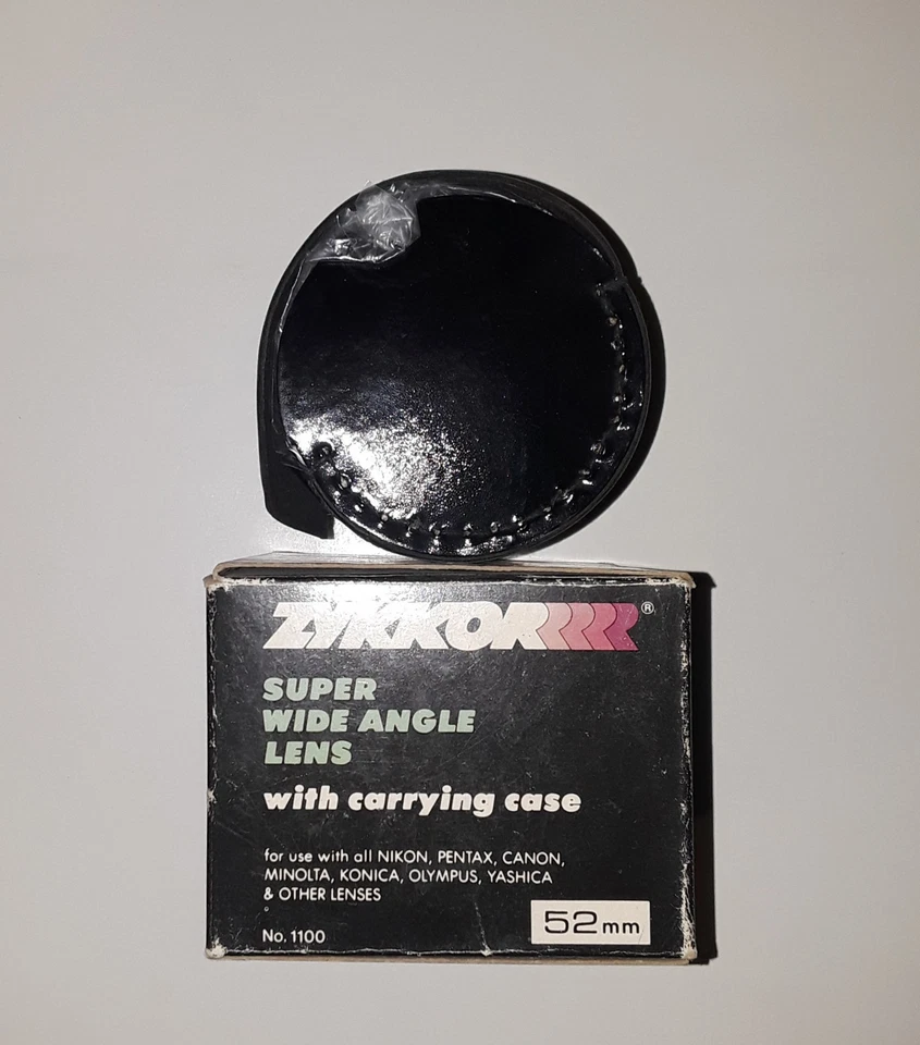 Zykkor 52mm Super Wide Angle Lens w/ Carrying Case (BRAND NEW!) - Image 2 of 4