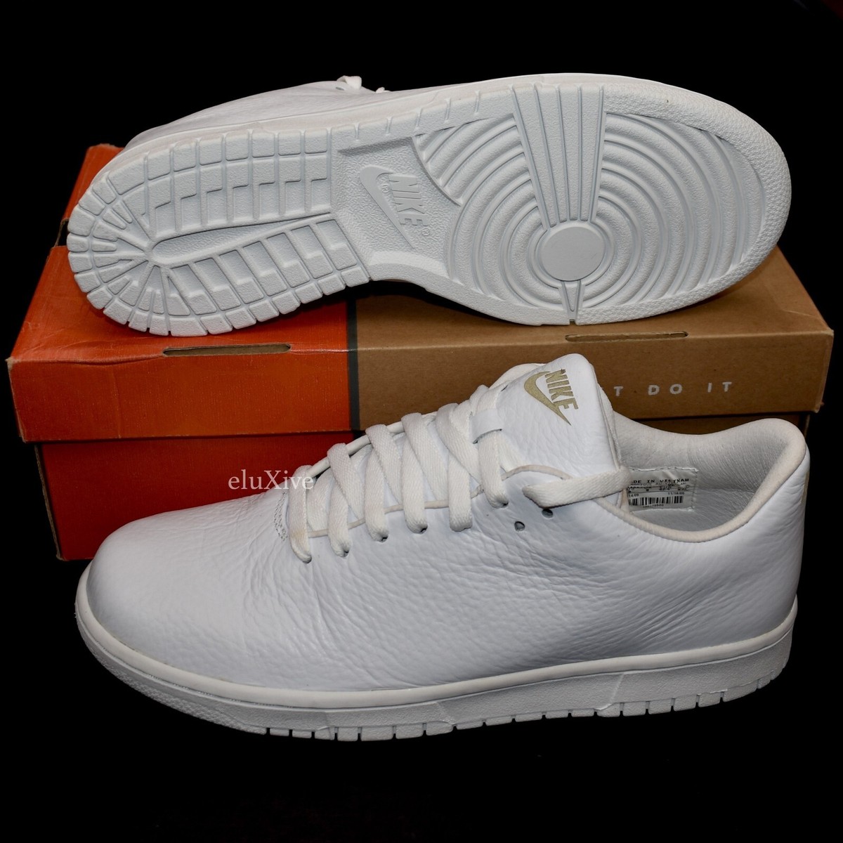 NWT Nike Dunk Low Supreme Seamless White Pebbled Leather NWT Nike Dunk Low Supreme Seamless White Pebbled Leather
