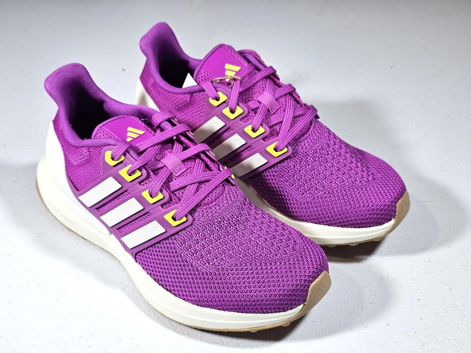 Adidas UltraDream DNA Junior Unisex Running Shoes. Size 4