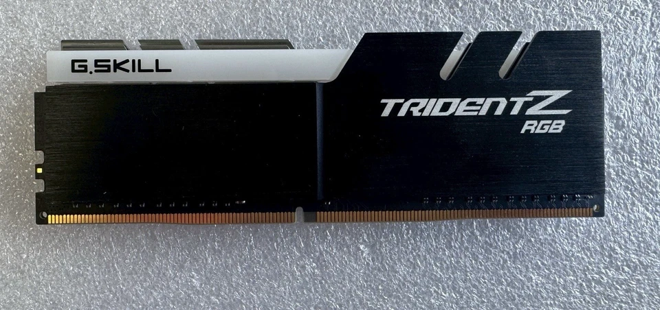 G. SKILL Trident Z RGB 16GBx1 F4-3200C16D (DDR4-3200 ) Memory - Image 3 of 3