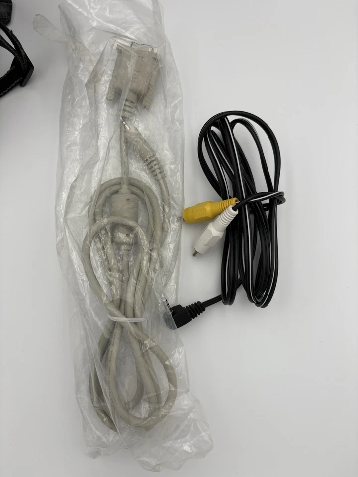 Panasonic Palmcorder PV-L780 VHS-C Camcorder Bundle Bag Charger Manual Untested - Image 4 of 4