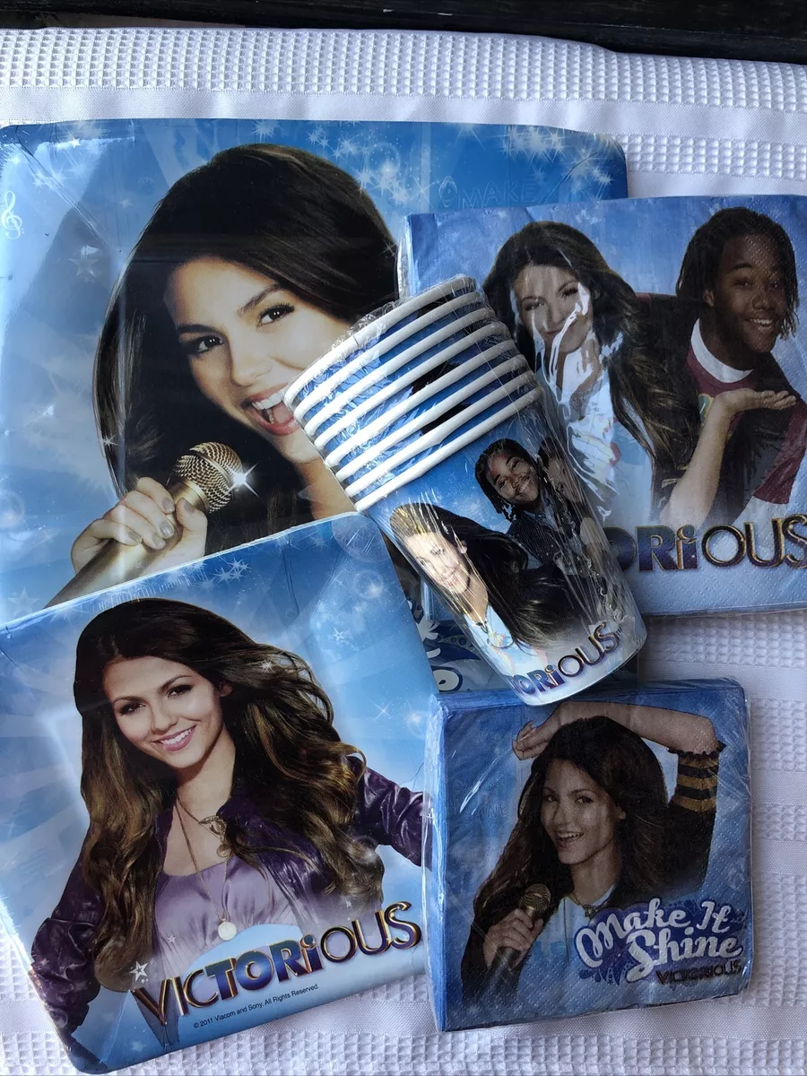 Party on sale supplies plates