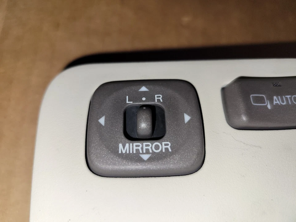 2001-2006 LEXUS LS430 CONJUNTO DE INTERRUPTOR DE ESPELHO SEM SENSOR DE ESTACIONAMENTO BOTÃO LUZ TAN - Imagem 3 de 4