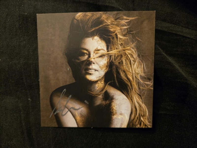 Shania Twain Queen Of Me CD & signed autograph art card