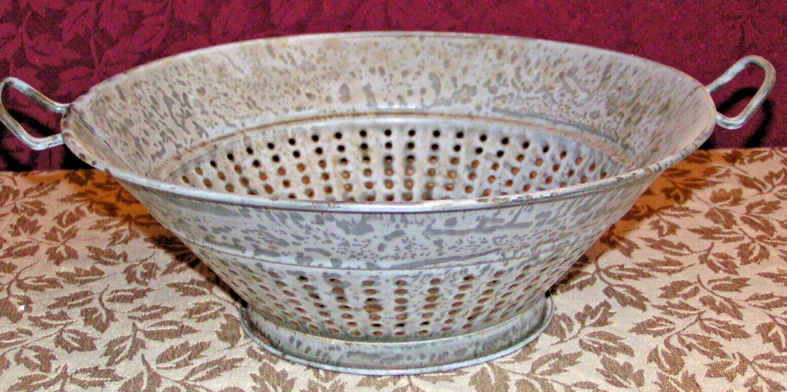 Rustic Vtg Gray Enamel Graniteware Kitchen Sieve Colander w/Handles