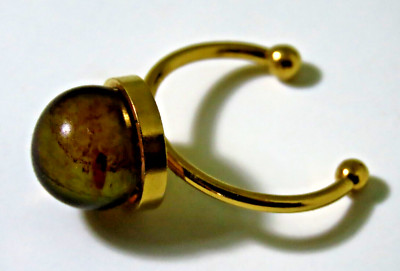 Anillo con piedra de ambar en cobre con baño de oro