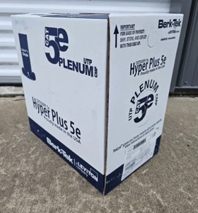 Hypertension Berk-Tek Plus CAT5e Plénum UTP Câble Ethernet 1000ft boîte (blanche)