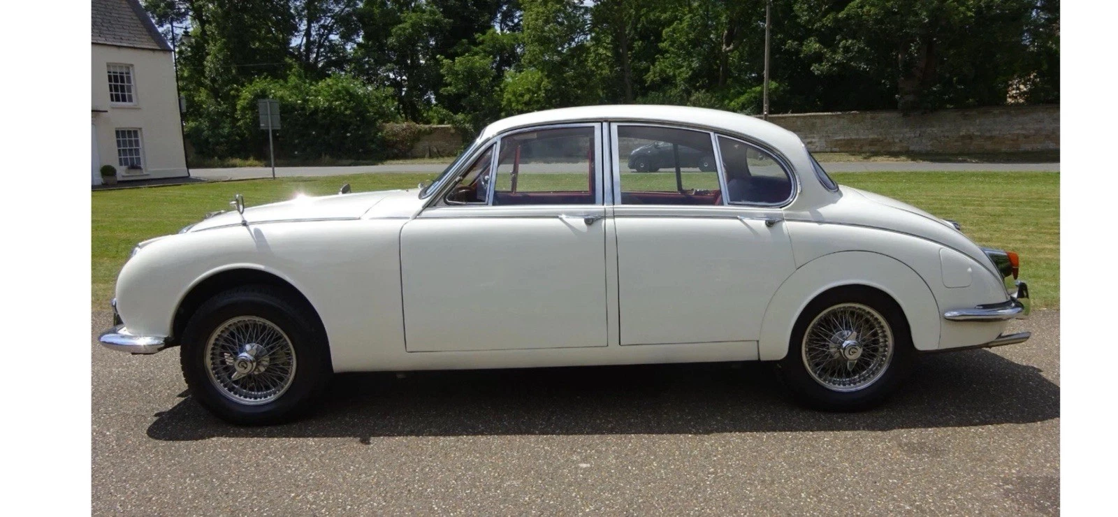 1969 Daimler 250 V8