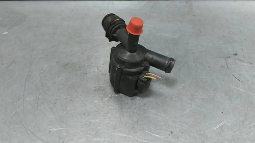 WASSERPUMPE BMW 1 serie (F20) 2011 11515A36585 / 5A36585 / 11518616992 / 8616992