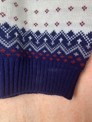 Vintage Northern Isles Sweater Knit Blue Red Ivory Sz M Pullover Hutzler’s MD - Picture 4 of 8