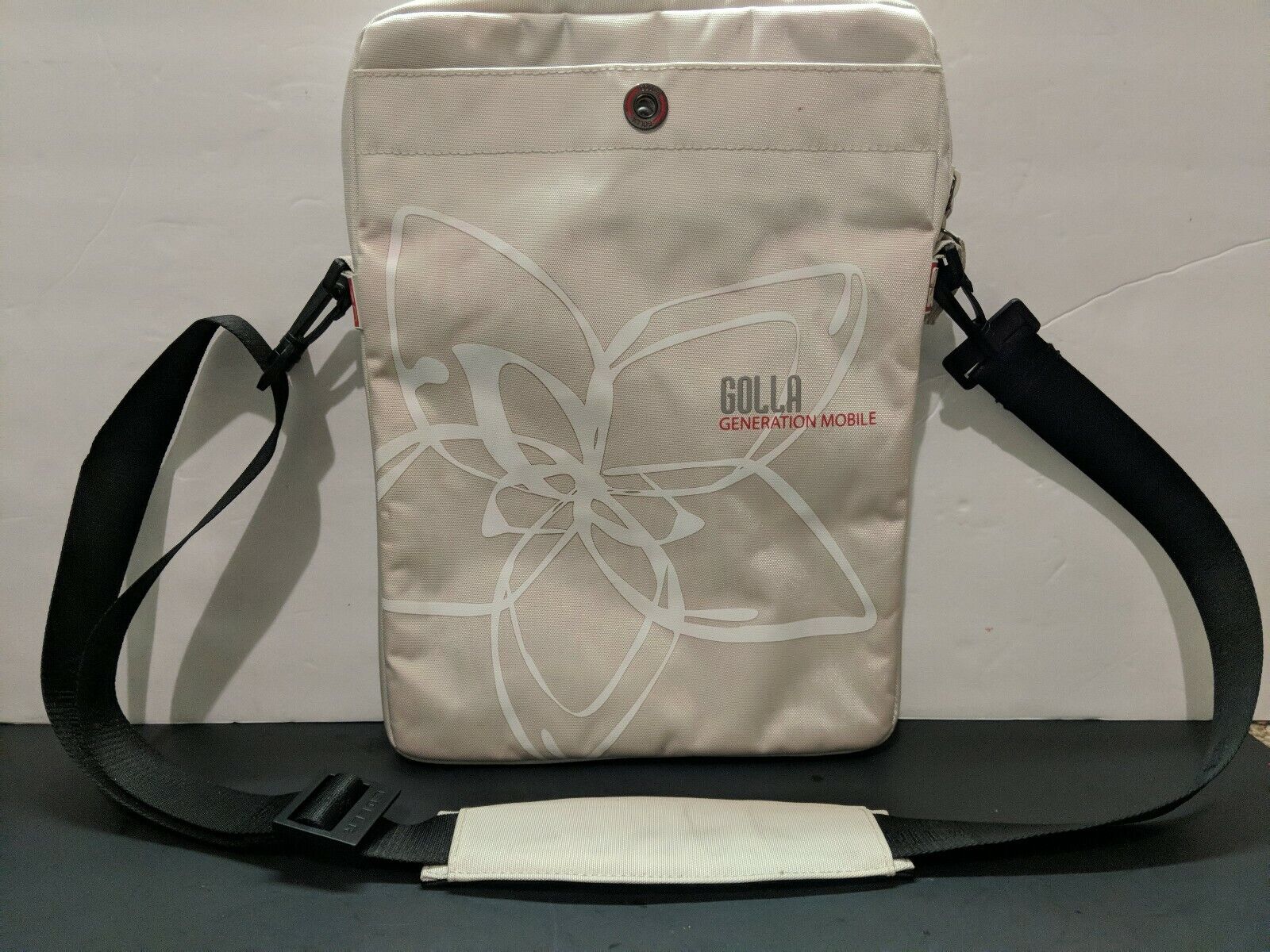 Golla Generation Mobile Laptop/Tablet Crossbody Bag