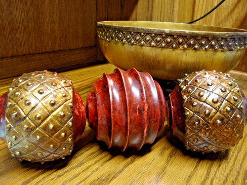 Vtg Decorative Centerpiece Wooden Bowl w/3 Orbs Balls Spheres~Distress Gold 949 - Picture 6 of 6