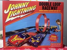 Auto World JLRS001 Johnny Lightning 24' Double Loop Raceway 1:43 Slot Car Set