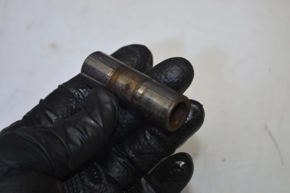 Pasador de muñeca de varilla de pistón de motor X1-3 usado 2005 Honda VTX1300 VTX 1300 R 05 Foto 3 de 4