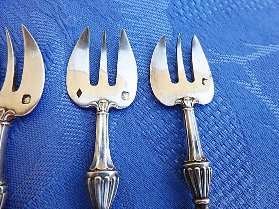 5 FOURCHETTES A DESSERT ARGENT MASSIF FOURRE 950/1000 V CARDEILHAC 1819/1838 - Photo 3/4