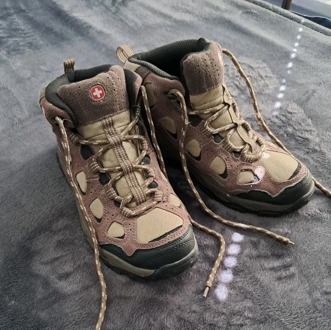 Swiss Gear Shoes Mens Size 8 Brown Leather Hiking Boots Great shape Sturdy