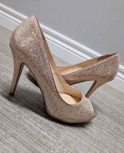gold sparkly pumps