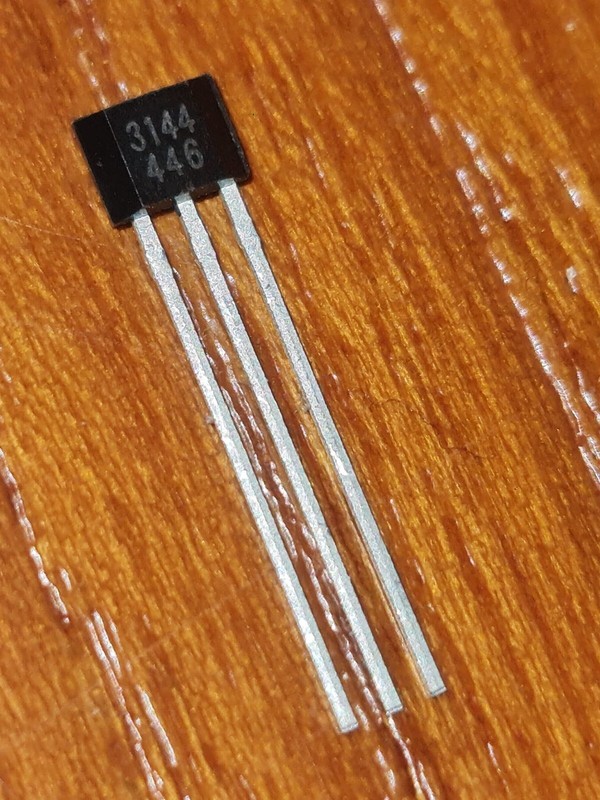 (5pcs) A3144 3144E OH3144  Hall Effect Sensor Switch  Magnetic Detector Arduino