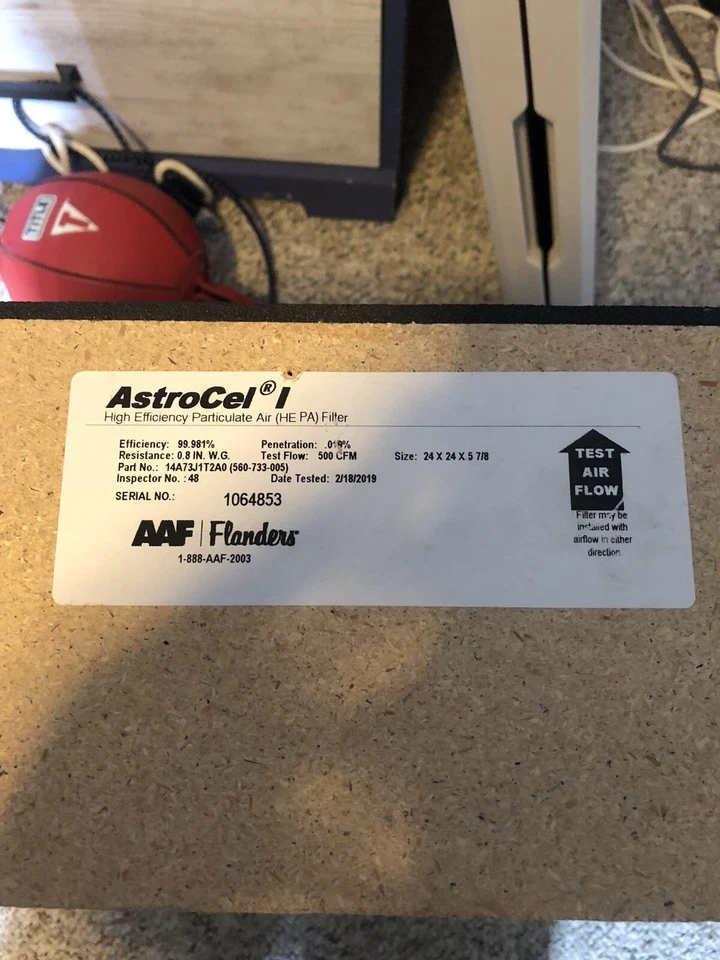 Filtro HEPA 24" x 24" x 6 [Usado para una campana de flujo para propagación de hongos Foto 4 de 4