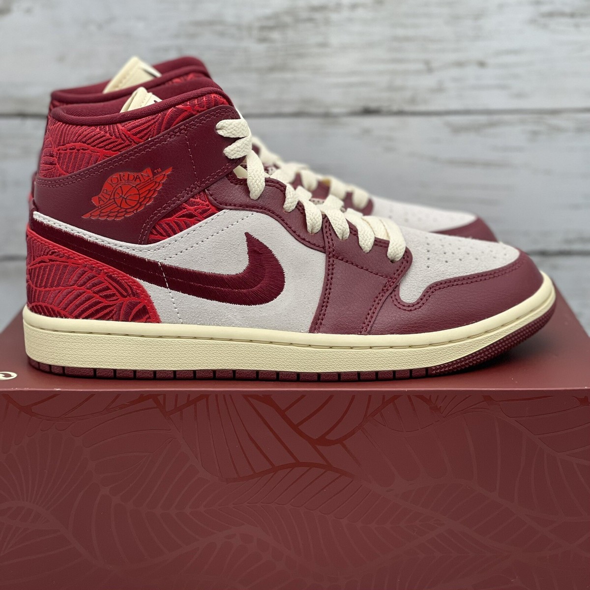名作品★希少品★入手困難★ Tiki Leaf ティキリーフ DZ2820-601 Air Jordan 1 Mid SE 