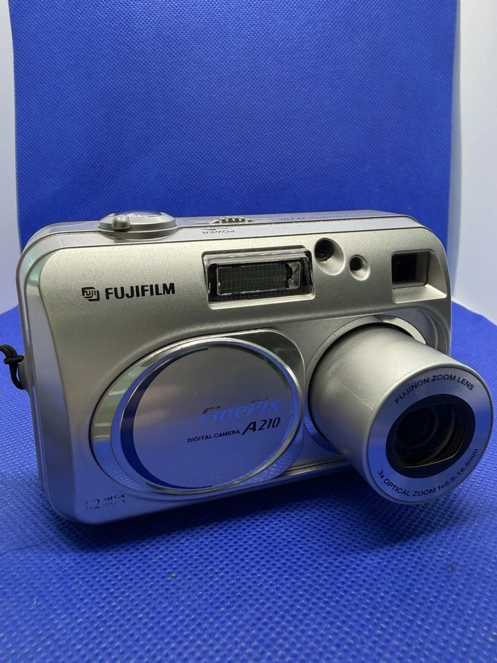 Fujifilm FinePix A210, photo 1 of 5