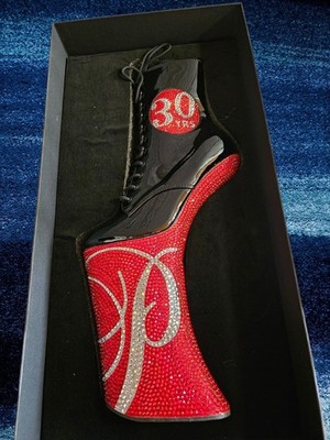 Rarität: Pleaser USA 30th Anniversary Limited Edition Deko-Boot + Banner