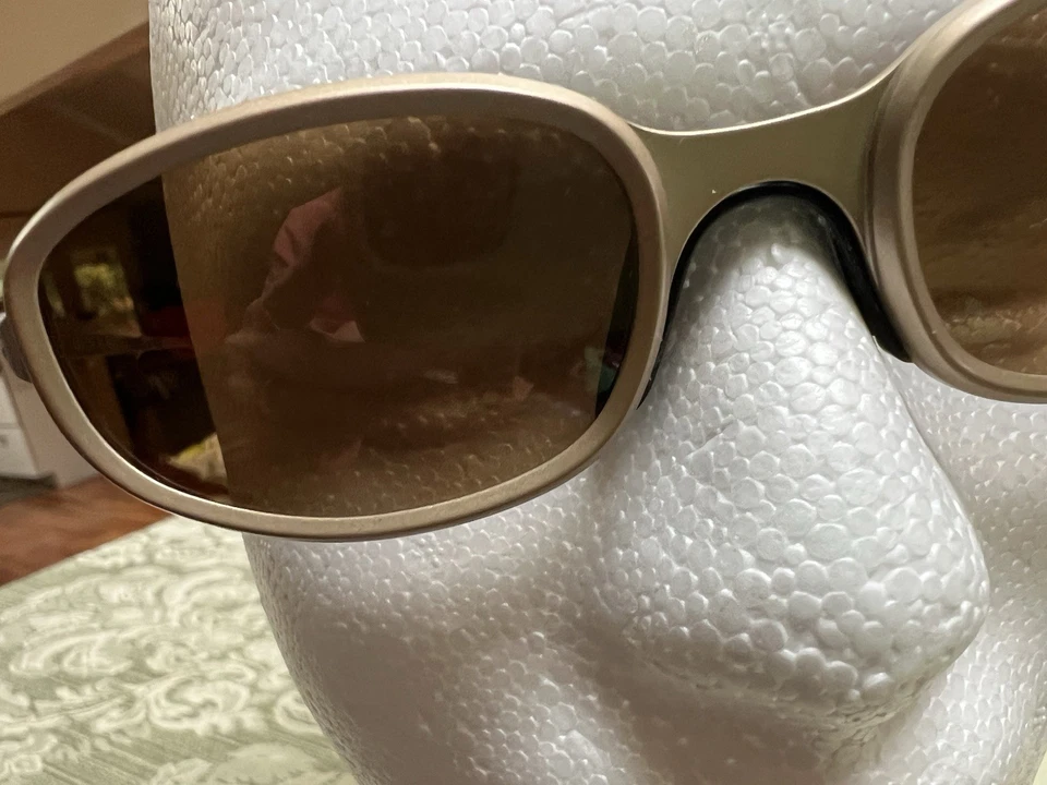 Женские солнцезащитные очки Porsche Design - матовая золотистая цветная оправа - коричневые линзы - Изображение 3 из 4