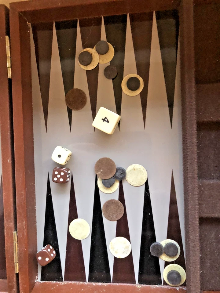 Backgammon Mini - Reise Spiel, im Lederkoffer ca. 33 x 22 cm geöffnet - Vintage - Bild 4 von 4