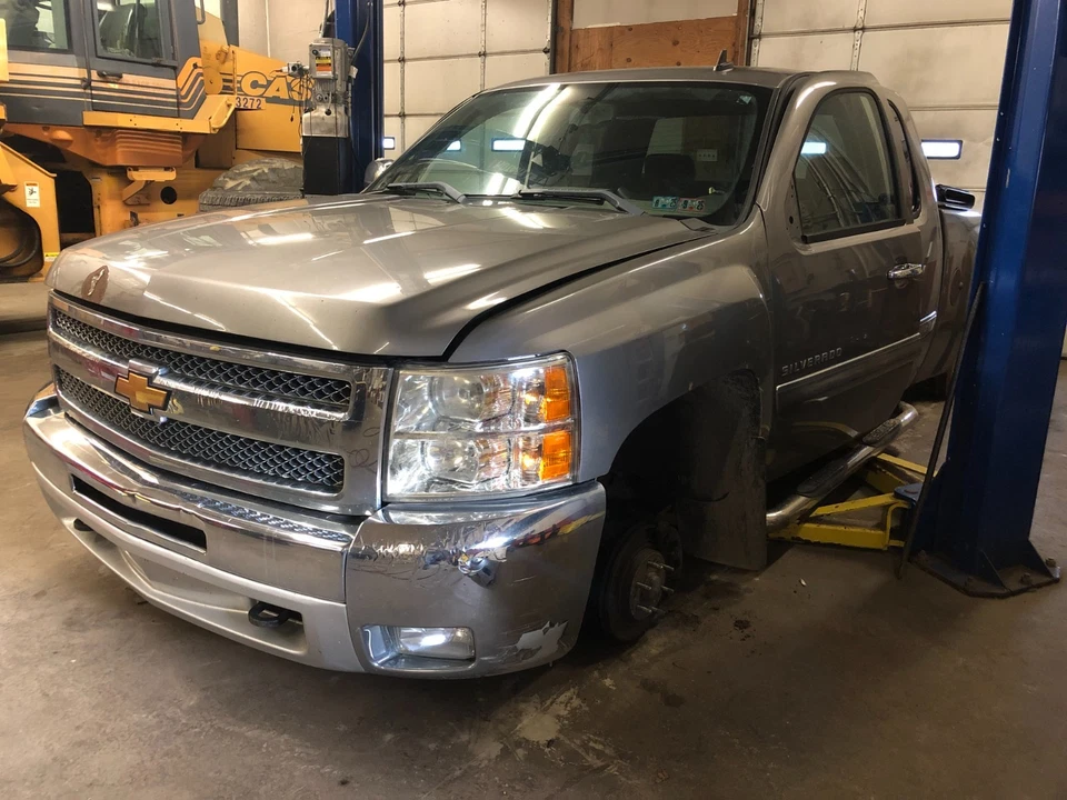 2013 chevy silverado door window glass ( driver rear ) 2007-2013 gmc sierra - Image 2 of 3