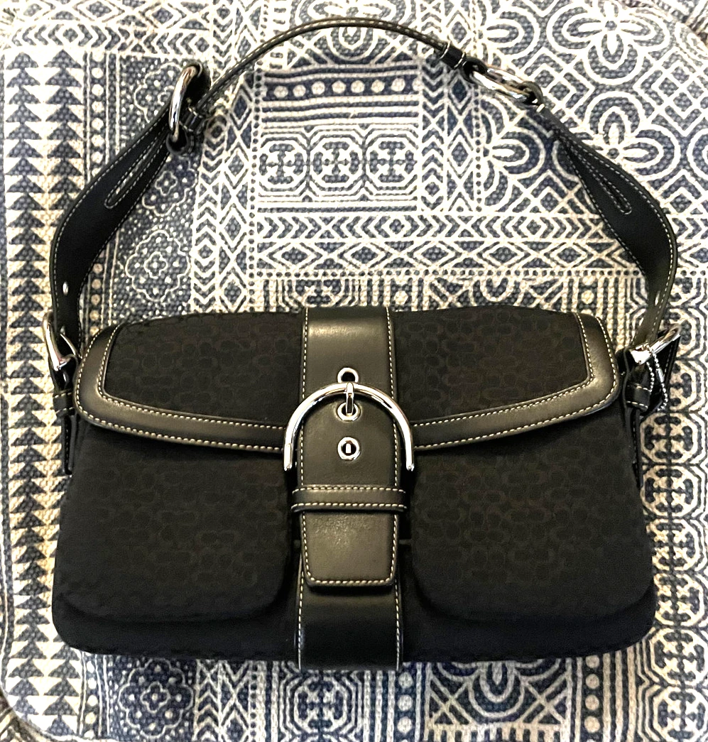 小物 Coach Soho Mini Signature Flap Wallet COACH MINI SIGNATURE BUCKLE LARGE SOHO WRISTLET 40585 Wallet Black